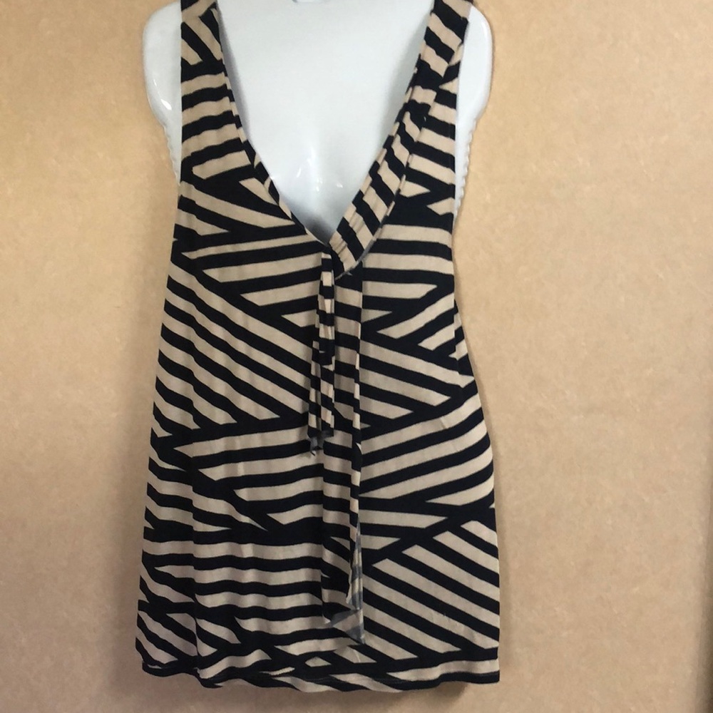 Daisy Fuentes XL Navy and cream patterned top